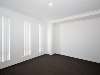 7 Klondyke Street, Piara Waters