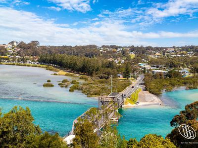 11 Hillcrest Avenue, North Narooma