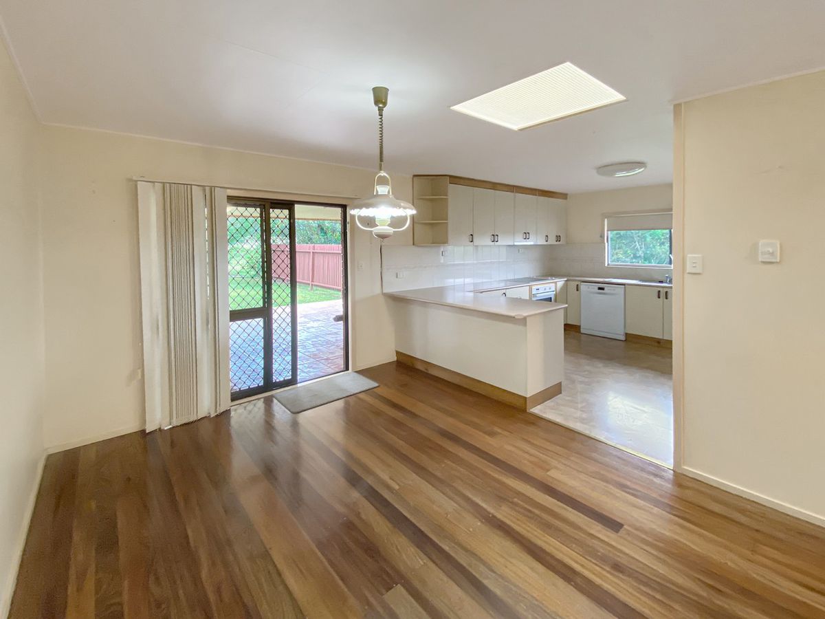 8394 Kennedy Highway, Atherton