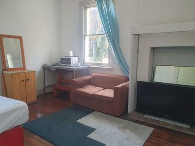 Room 9 / 252 Glebe Point Road, Glebe