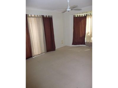 5 Kentia Court, Kawungan