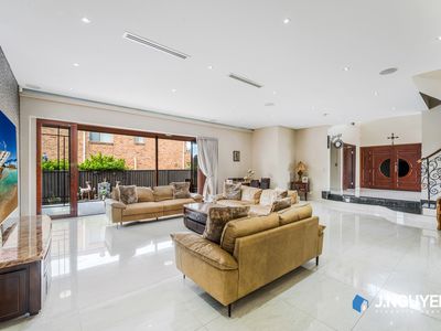 40 Oxford Street, Smithfield