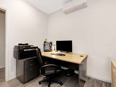 2 Barklya Street, Mount Low