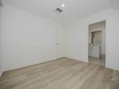 6b Gambier Gr, Eglinton