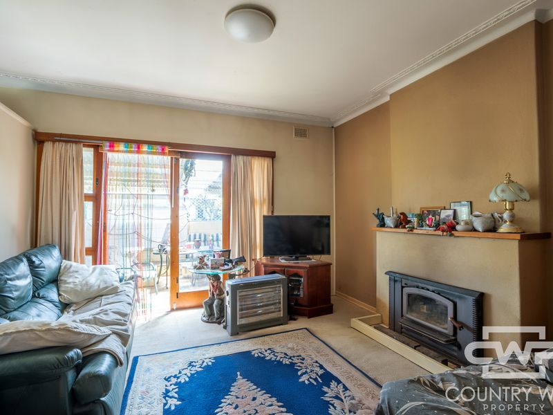 8 Lackey Street, Guyra