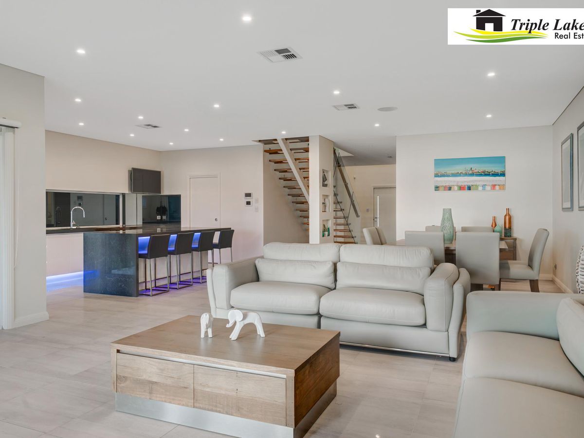12 Gordon Avenue, Summerland Point