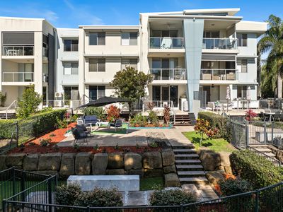 513 / 66 Sickle Avenue, Hope Island