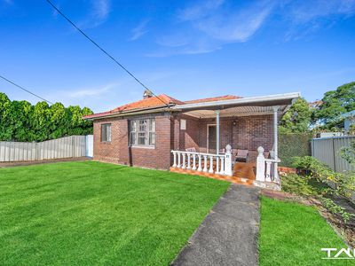 27 Hawkesbury Road, Westmead
