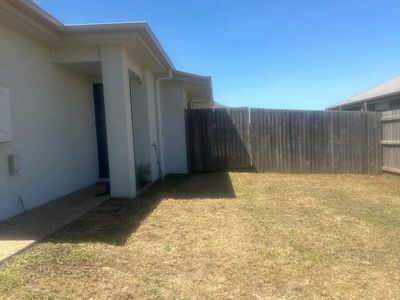 2 / 5 Corack Ave, Cambooya