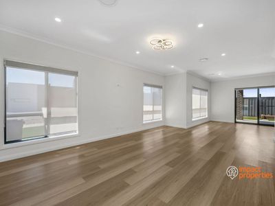 89 Keith Bain Crest, Whitlam