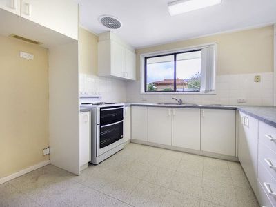 8 Hardey Place, Stirling