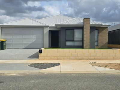 37 Rushmore Avenue, Bushmead