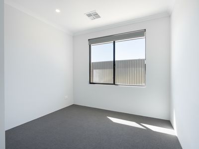 16 Tarot Grove, Baldivis