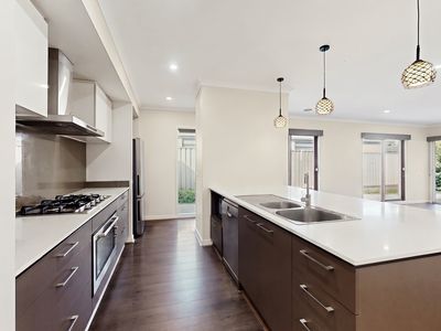 15 Jade Crescent, Cobblebank