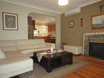 42 Avondale Ave, St Albans