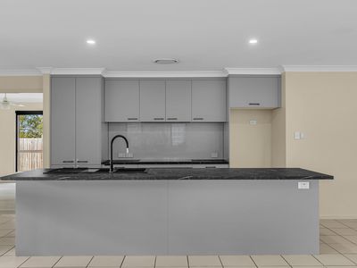 19 Emily Place, Sumner
