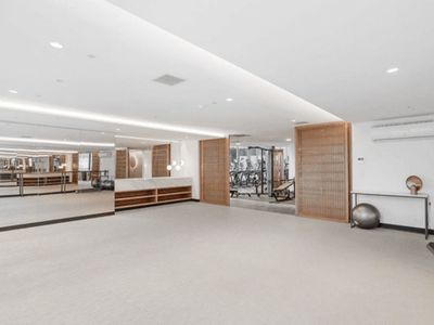 3807 / 228 La Trobe Street, Melbourne