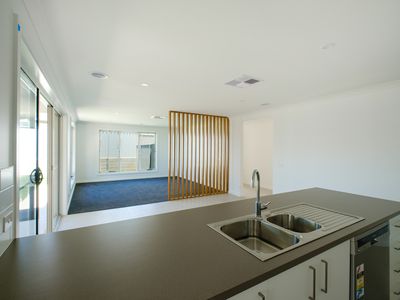2 / 1 PEACOCK AVENUE, Wodonga