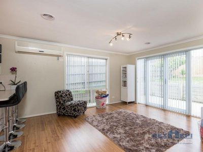 32 Manatoka Crescent, Hampton Park