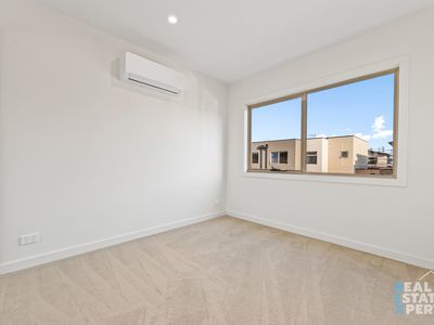 11 Tiger Way, Officer