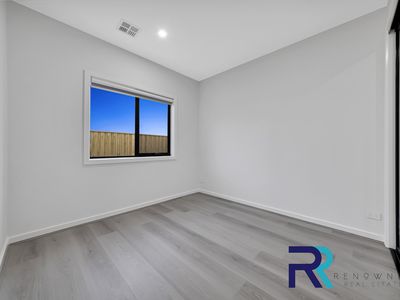 8 Puggle Way, Tarneit