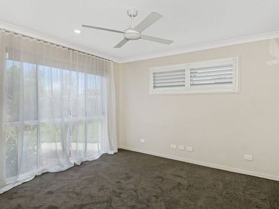 14 Hilltop Crescent, Flagstone