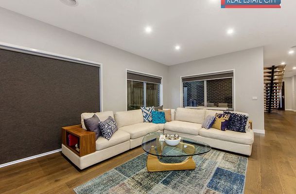 44 Perugia Avenue, Greenvale