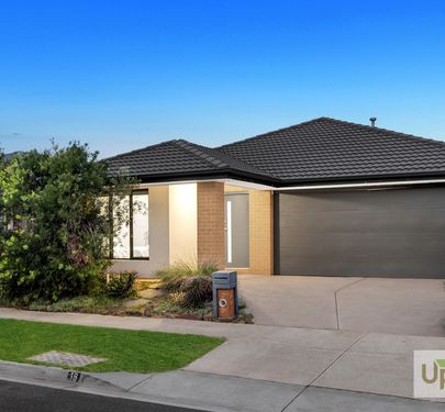 16 Trainers Way, Clyde North
