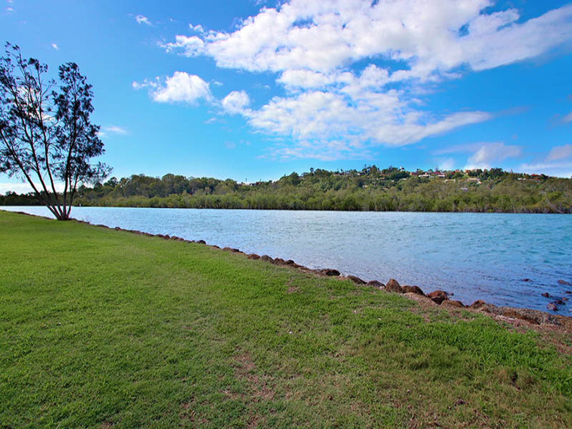 1 / 137 Sunset Boulevarde, Tweed Heads West
