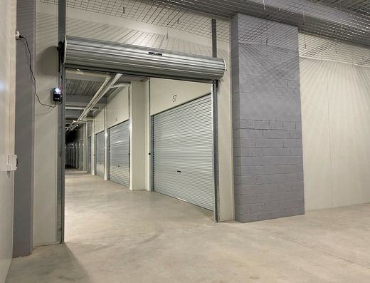 Big Storage Unit