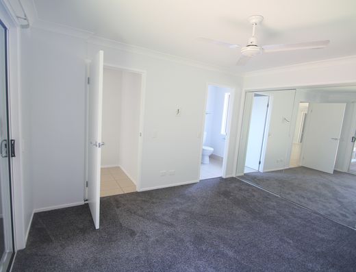 Large family home Peregian Springs image 5
