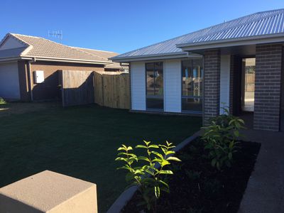 2 / 12 Sharp Crescent , Branyan