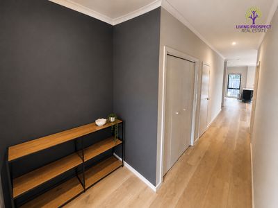 33 / 39 Astley Crescent, Point Cook