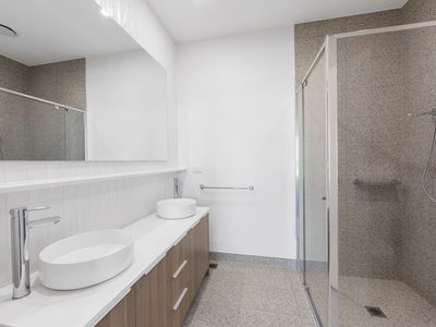 302 / 82 Elmhurst Road , Truganina