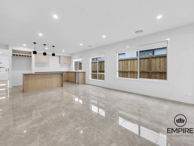 16 Sandalwood Crescent, Clyde North