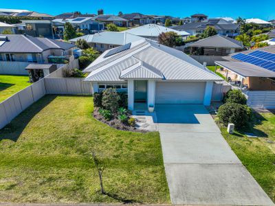9 Flat Top Drive, Woolgoolga