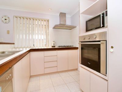28 Round Hill Drive , Port Kennedy