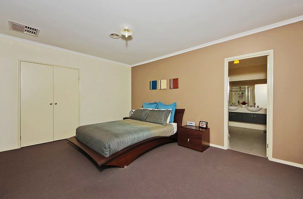 5 Snowden Place, Greenvale