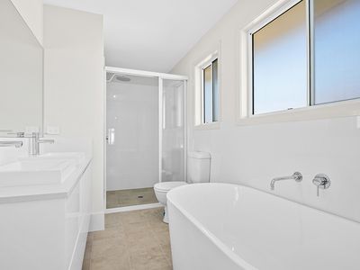 1 / 68 Pur Pur Avenue, Lake Illawarra