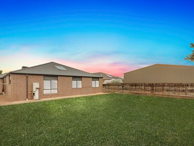 34 Mantello Drive, Werribee