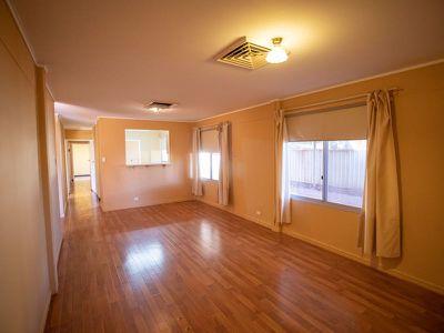 16 Nanba Street, Newman