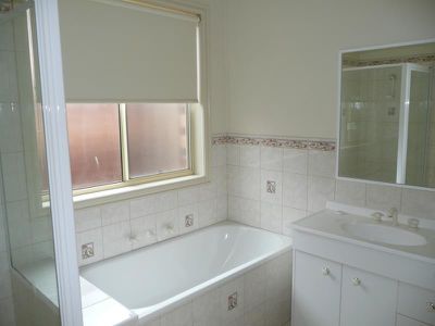 1 / 3 Hayley Street, Hoppers Crossing