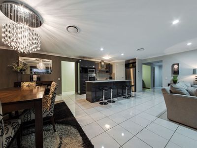 7 Amalia St, Birkdale