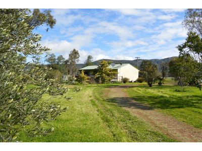 2015 Kelvin Road, Kelvin