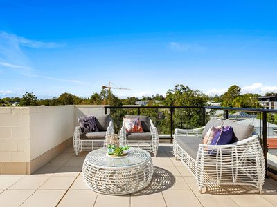 12 / 159 Clarence Road, Indooroopilly
