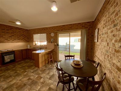 1/124 York Street, Forbes