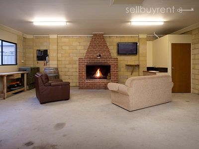 1 SARAH COURT, Wodonga