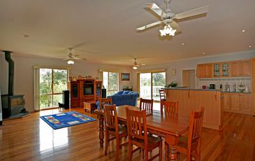25-27 Grant Court, Beaconsfield Upper