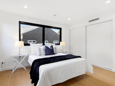 Townhouse / 9-9a Old Berowra Road, Hornsby