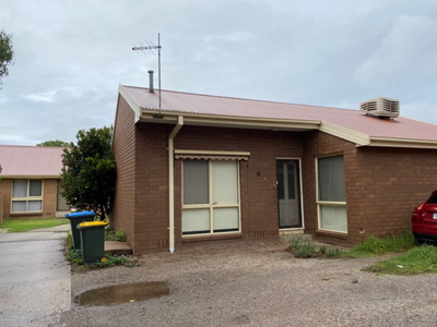 7 / 27 Deutgam Street, Werribee